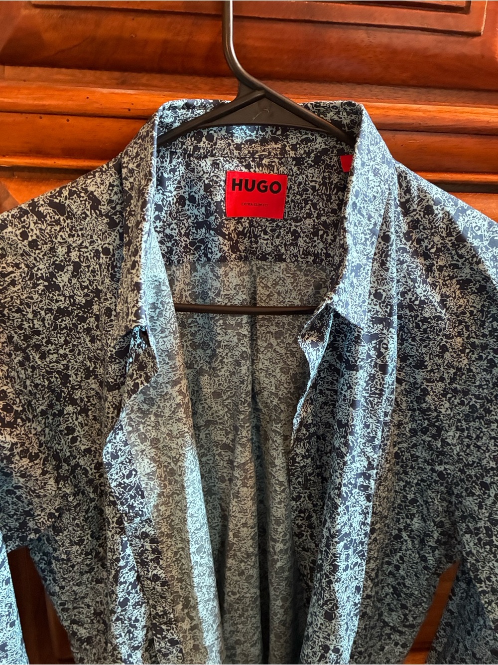 Hugo Boss Men's Navy and Light Blue Micro-Print Button-Down Shirt - Picture 5 of 5